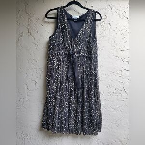 Motherhood Maternity Size Large Black & cream sleeveless chiffon lined dress